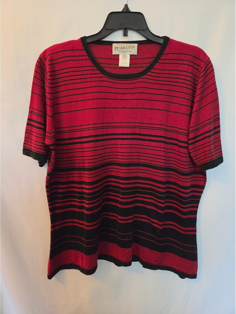 Pendleton Luxury, Old Money, 100% Silk 1X Red and Black Striped Knit T-Shirt